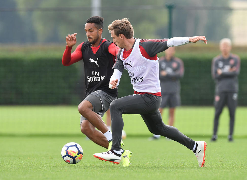 关键时刻体能课后；西汉姆外线爆发备战社区盾；质疑声仍在；团队化学反应显著的简单介绍